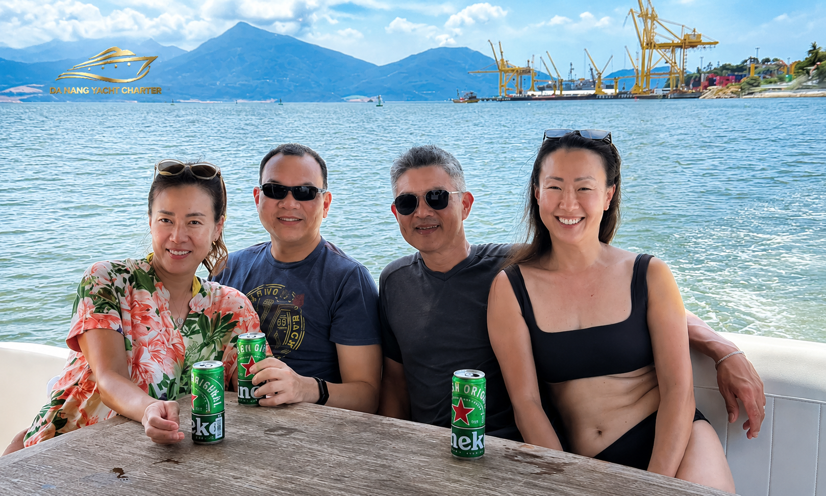 Yacht with WiFi Da Nang