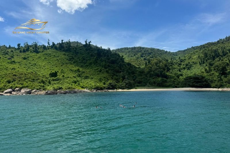 Son-tra-snorkeling-yacht-tour Son Tra Snorkeling Yacht Tour