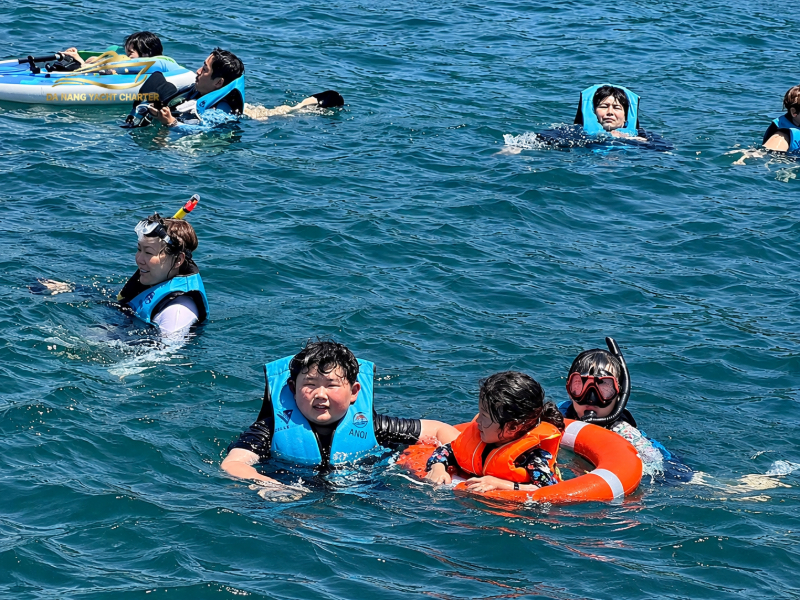 Private Yacht with Transfer Da Nang