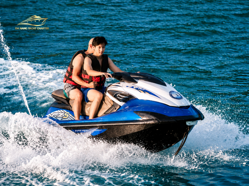Best Time for Yacht Charter Da Nang