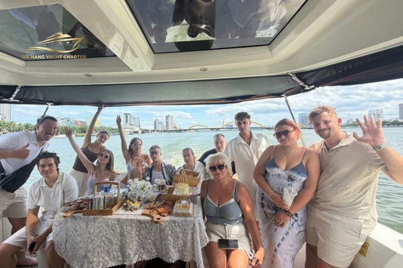 Luxury Boat Tour Da Nang