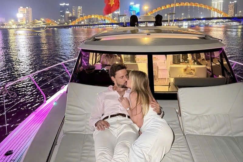 Son Tra Private Catamaran Da Nang