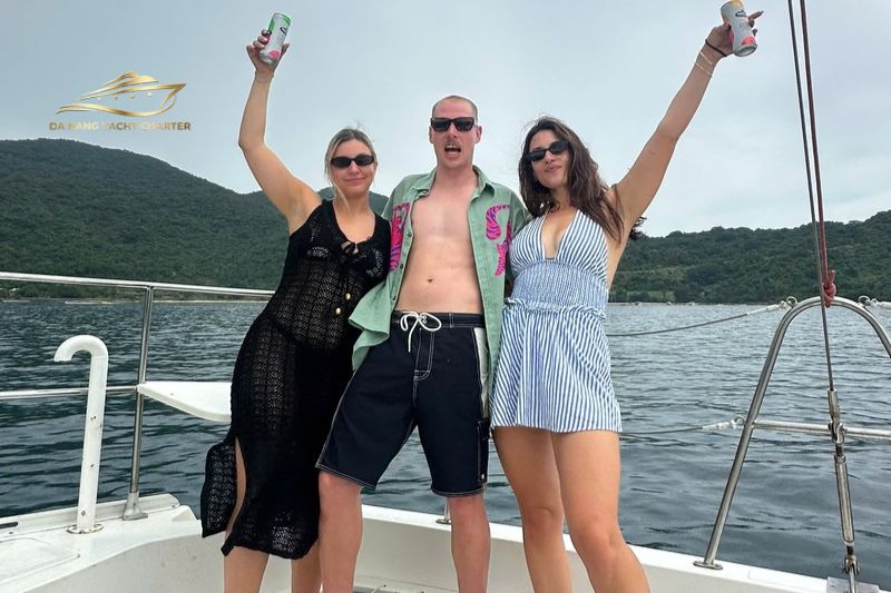 Son Tra Snorkeling Yacht Tour