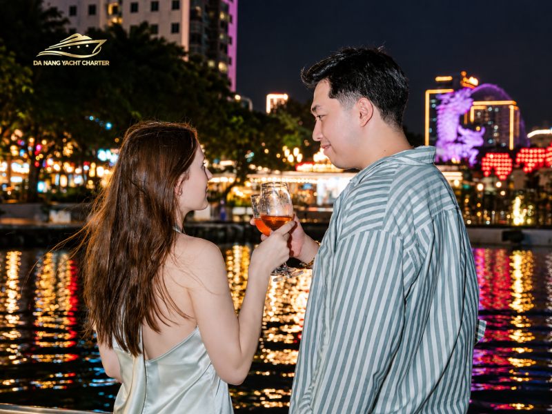 da-nang-yachts (6) Romantic Private Yacht Da Nang